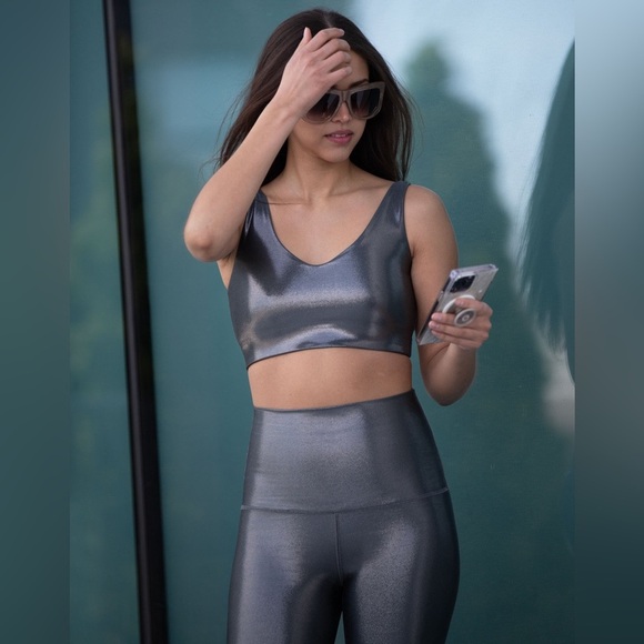 EMILY HSU GUNMETAL SHIMMER METALLIC V CROP TOP BRA SMALL URBAN ACTIVEWEAR - Picture 3 of 11